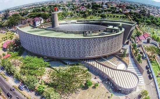 Tsunami Museum Banda Aceh